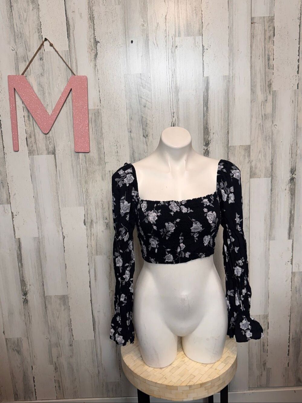 Motel Rocks Black Floral Long Sleeve Smocked Crop Top Womens Medium Milkmaid Boh